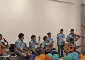 Durante las muestras musicales de la escuela de formación artística Sandino Manuel Ellis, Efasme, fue presentado por el docente Marlon Acosta, un grupo musical creole infantil y juvenil. 